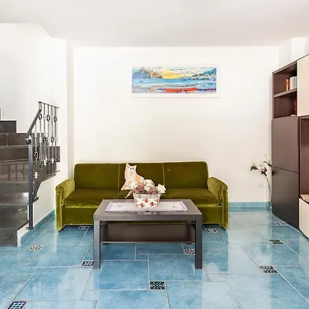 Michelina Apartamento Ísquia